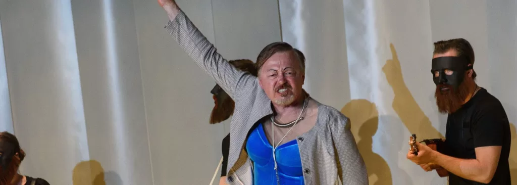 Spektaklis „Mama drąsa“