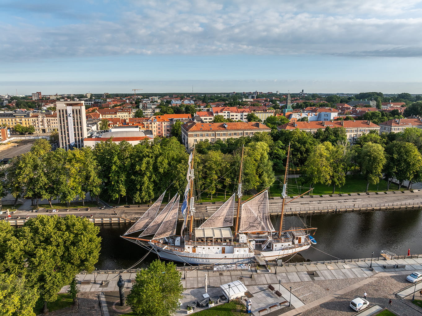 Danė Square