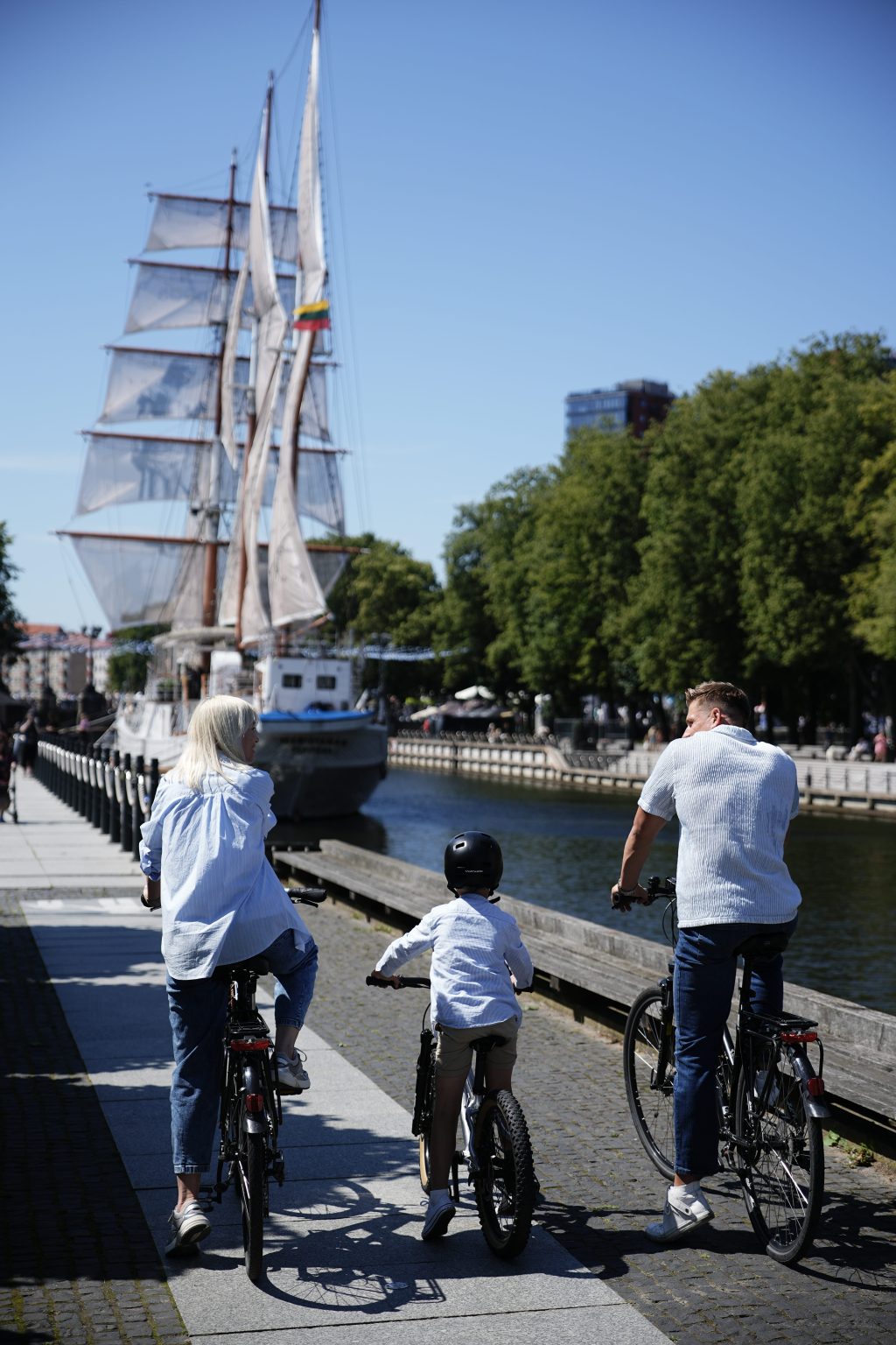 Mit dem Fahrrad durch das Zentrum Klaipėdas