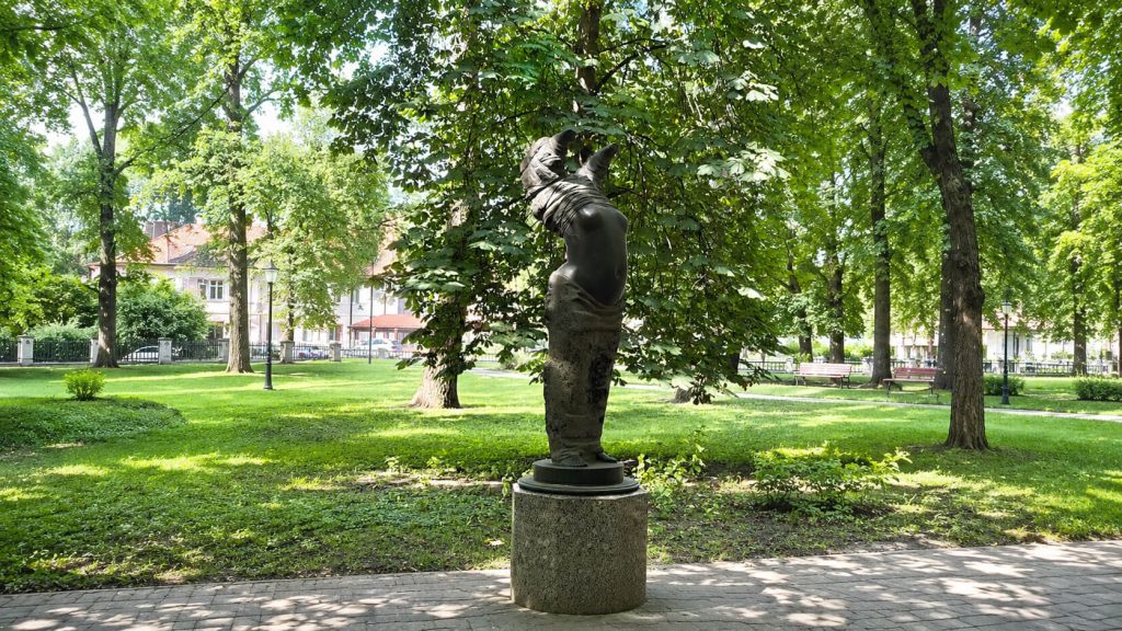 BLACK WOMAN. P. Mazūras. 1984