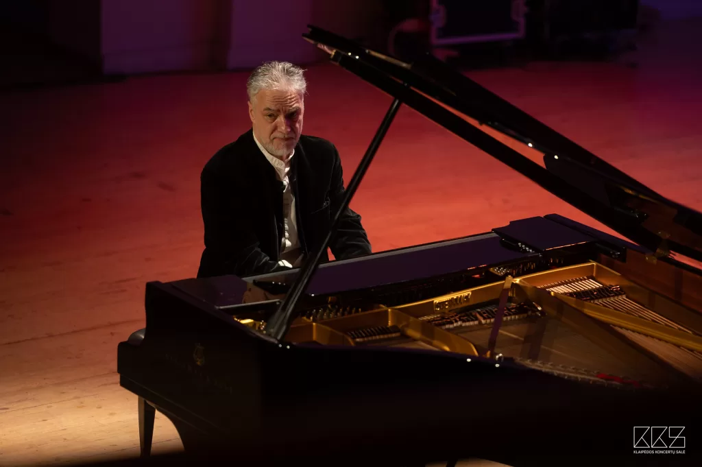 Petras Geniušas & Klaipėda Chamber Orchestra