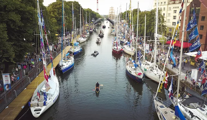 Klaipėda kitaip: kviečia turistus pažinti miestą kanojomis ir katamaranais