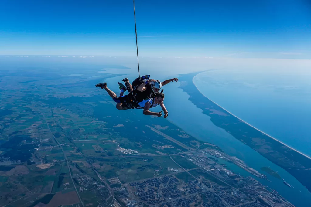 ALL RIGHTS_Skydive2 1