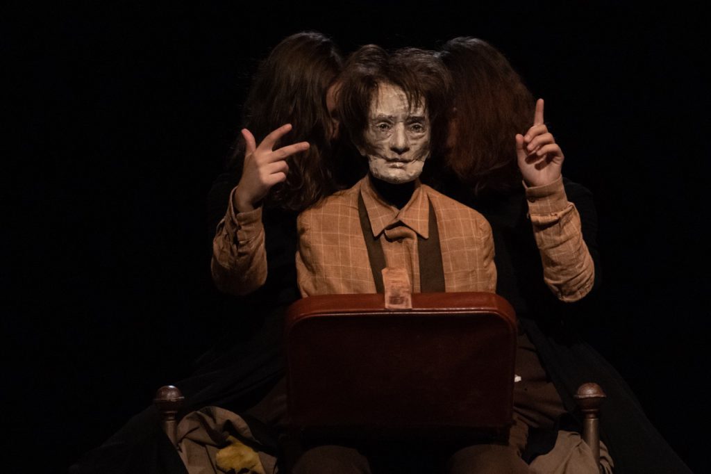 „Materia Magica“ kosmosai: lėlių teatras suaugusiesiems? Būna ir taip
