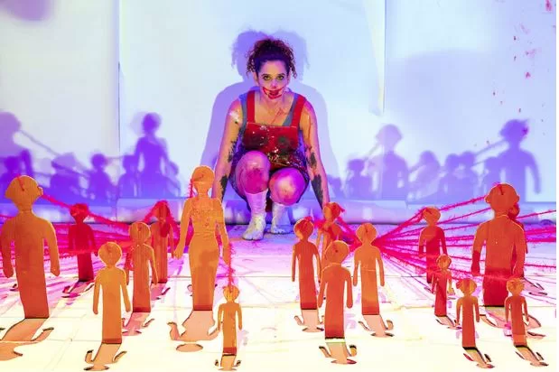 Kviečia tarptautinis lėlių teatro festivalis „Materia Magica“. Gravitacijos yra?