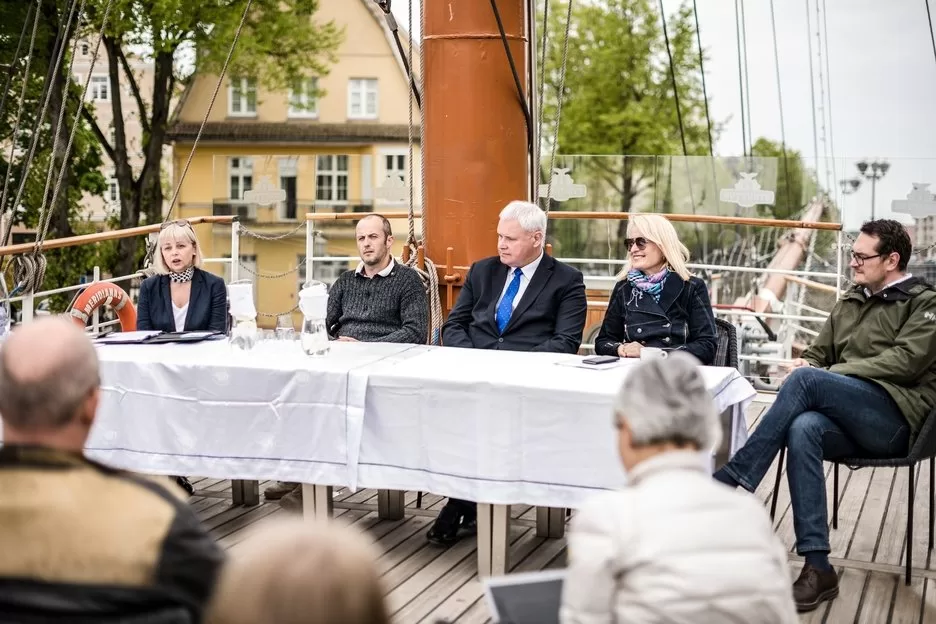 JUBILIEJINĮ LAIVŲ PARADĄ VES „VYTAUTAS DIDYSIS“