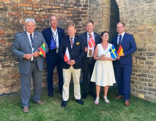 Pasirašyta „Baltic Sail“ sutartis į Klaipėdą istorinius burlaivius grąžins jau kitąmet