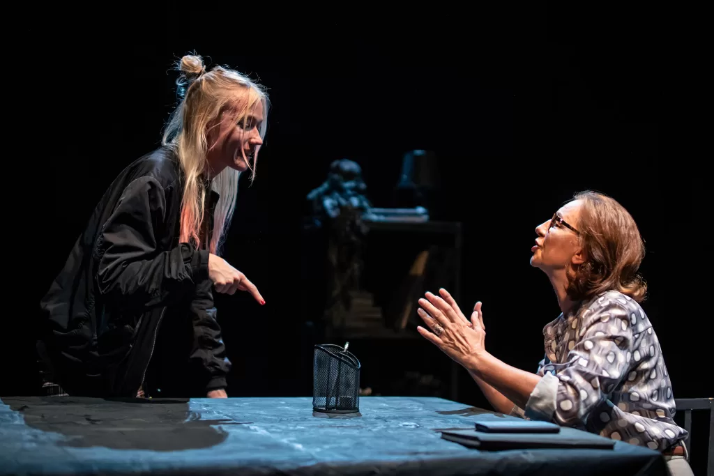 Tikrais faktais paremtas spektaklis NAMAI | rež. L.Krivickaitė | Taško teatras (Klaipėda)