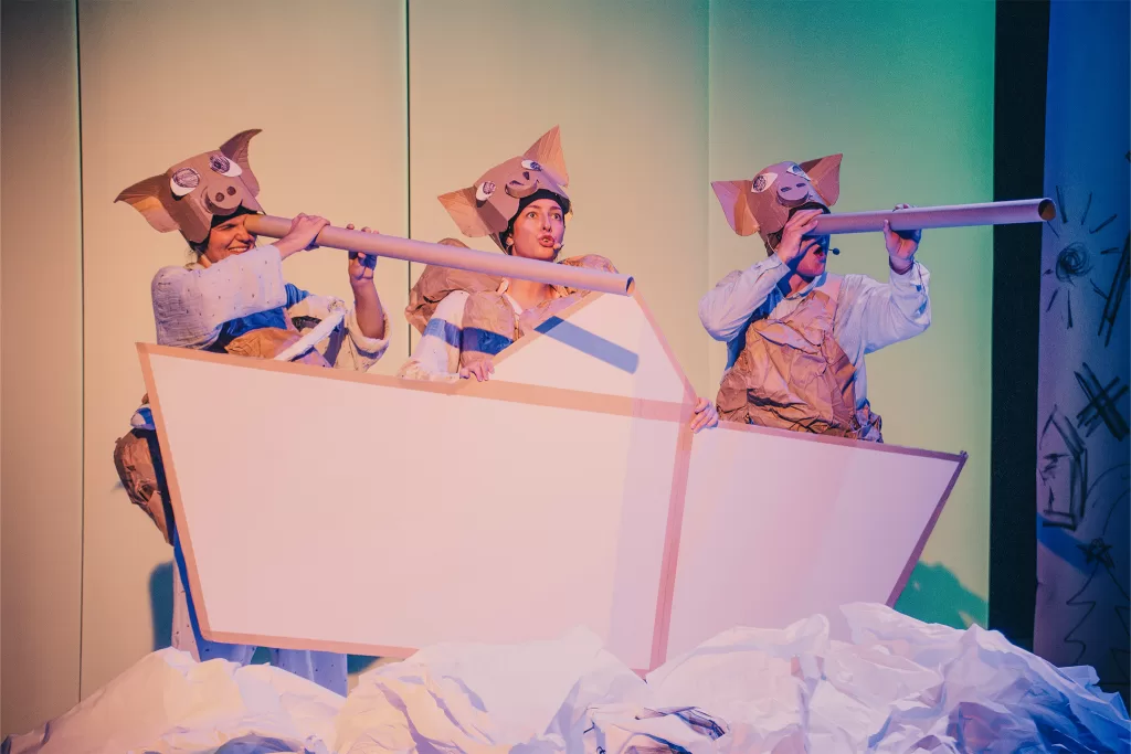 Spektaklis-žaidimas TRYS PARŠIUKAI | rež. T. Montrimas | Taško teatras (Klaipėda)
